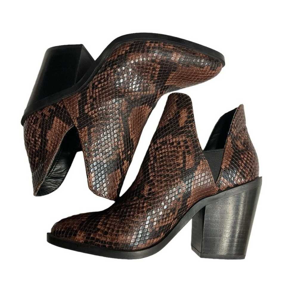 Steve Madden Crocodile Embossed Brown & Black Blo… - image 3