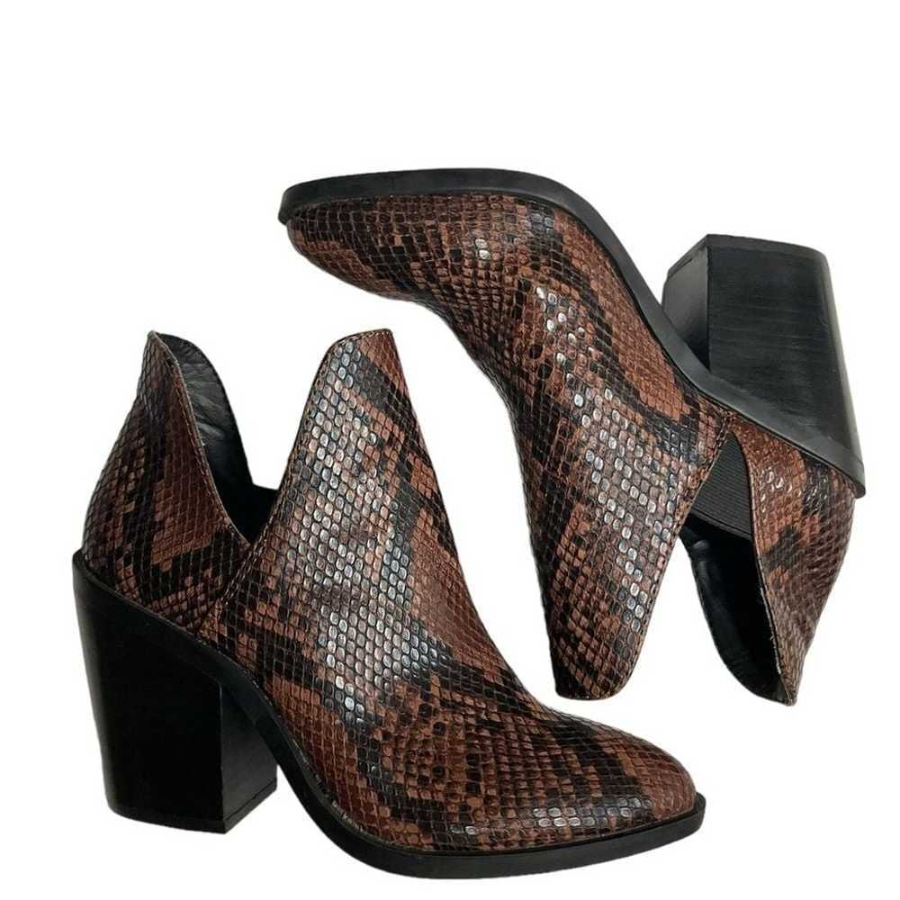 Steve Madden Crocodile Embossed Brown & Black Blo… - image 4