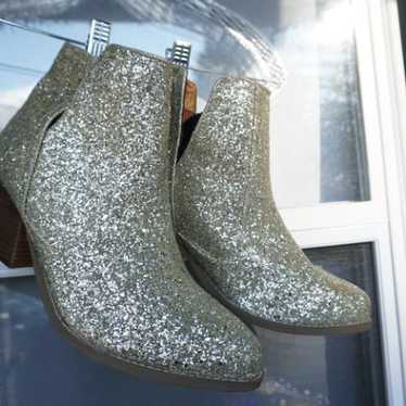 Gold Glitter Cowboy style booties - image 1