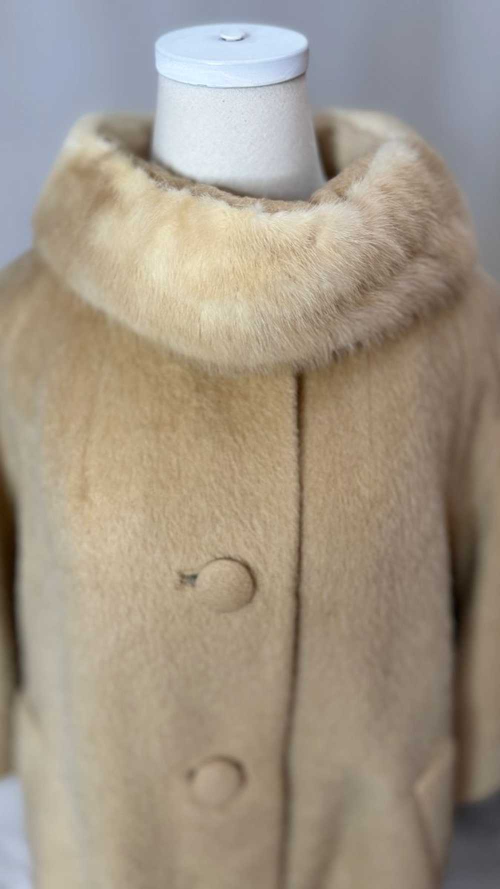 1960-70's Lilli Ann Creamy Beige with Mink Collar… - image 2