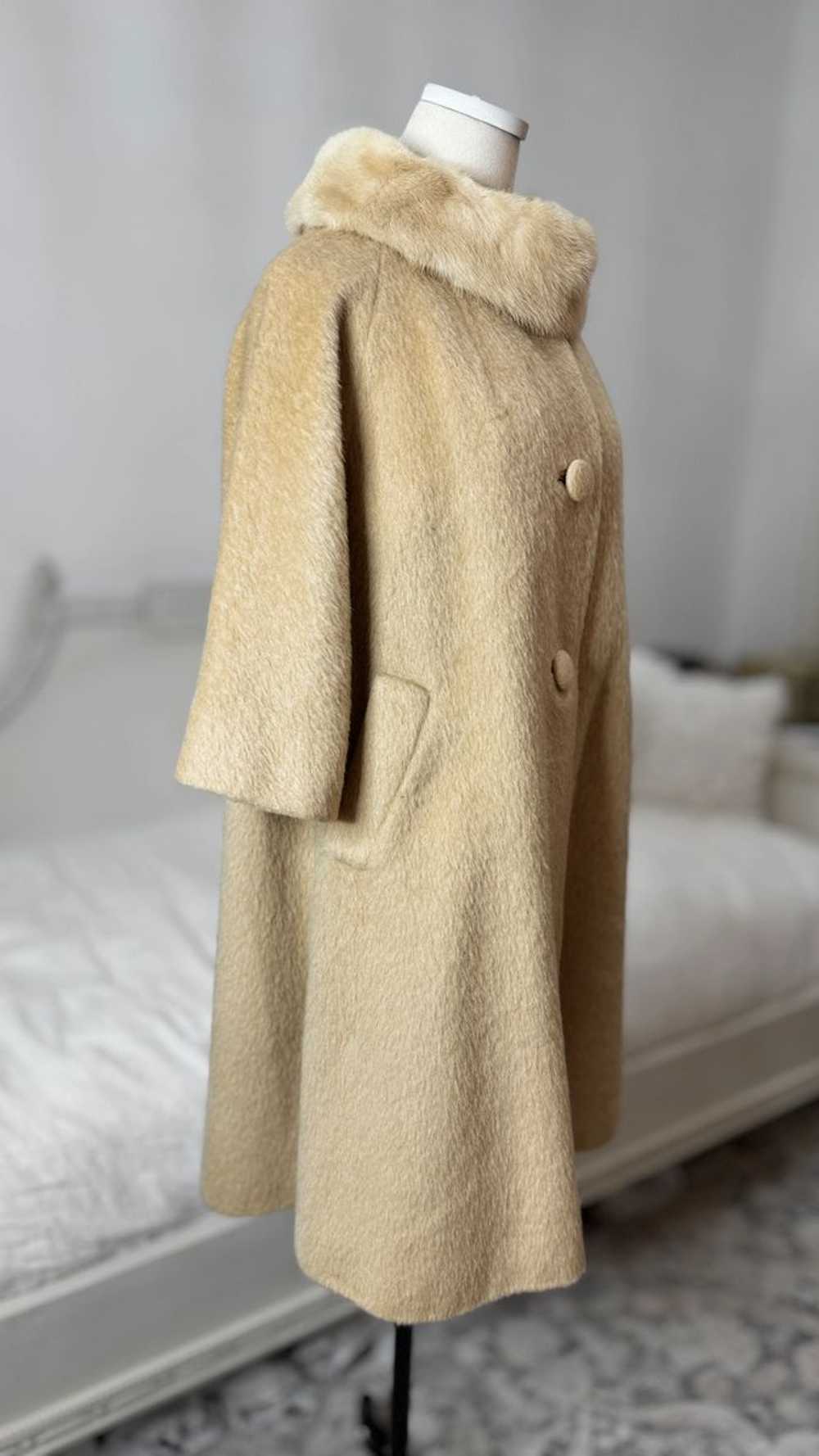 1960-70's Lilli Ann Creamy Beige with Mink Collar… - image 4