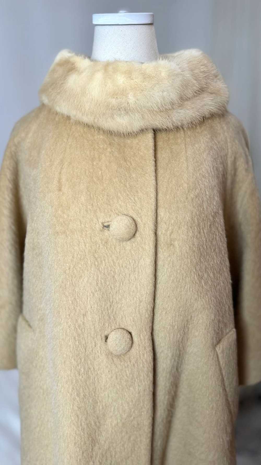 1960-70's Lilli Ann Creamy Beige with Mink Collar… - image 5