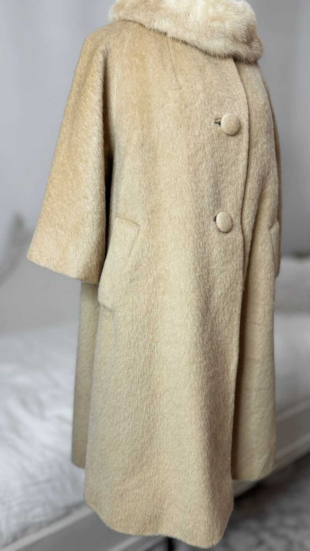 1960-70's Lilli Ann Creamy Beige with Mink Collar… - image 6