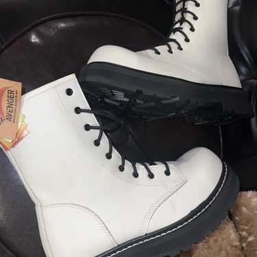 AVENGER Fortune white work boots size 9