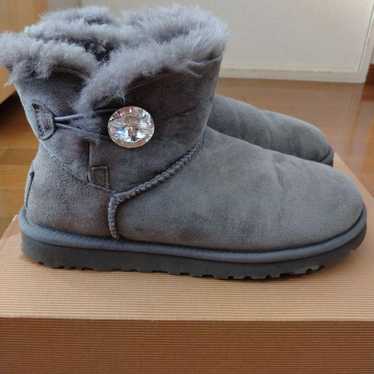 UGG Mini Bailey Button