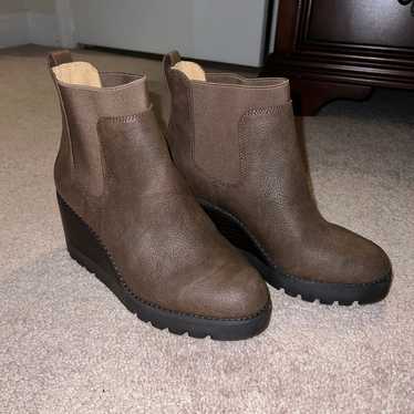 Crown Vintage wedge booties