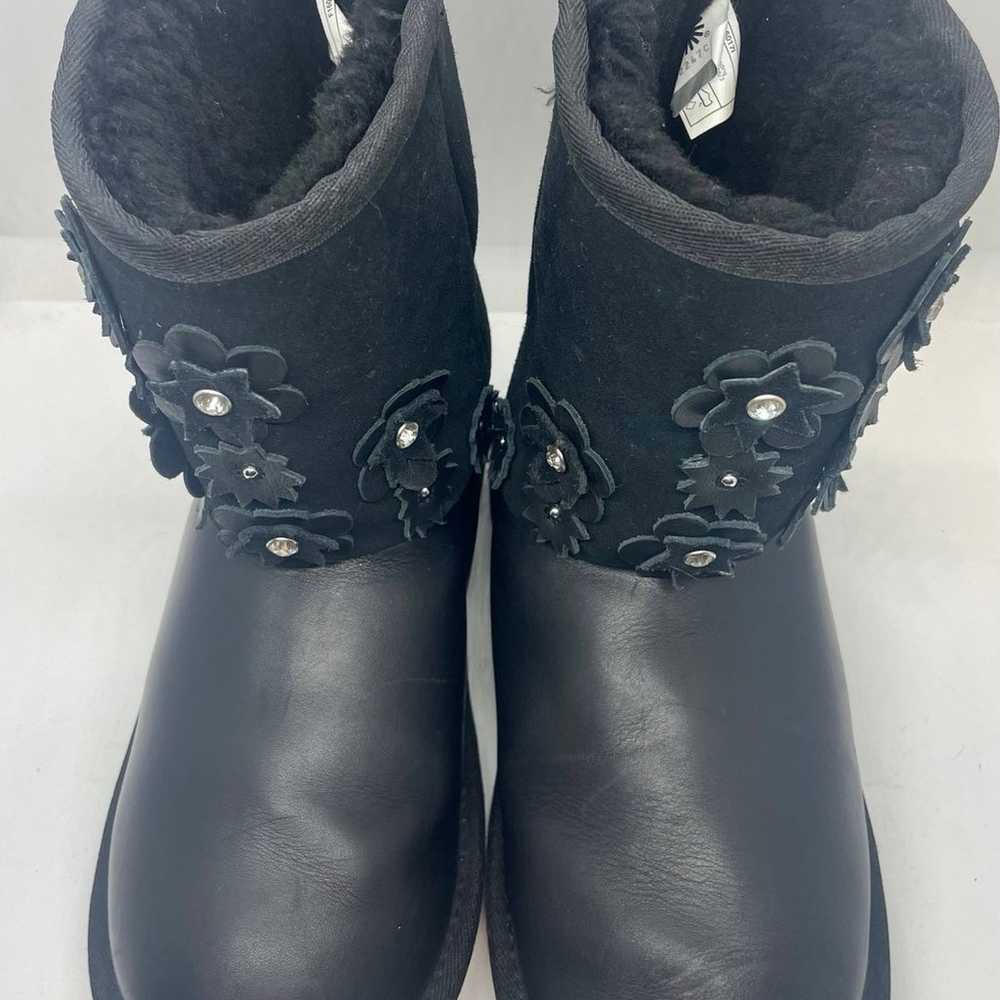 New UGG Classic II Petal Boot. Womans Size 6 - image 2