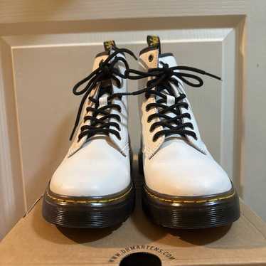 Dr. Martens ZAVALA white