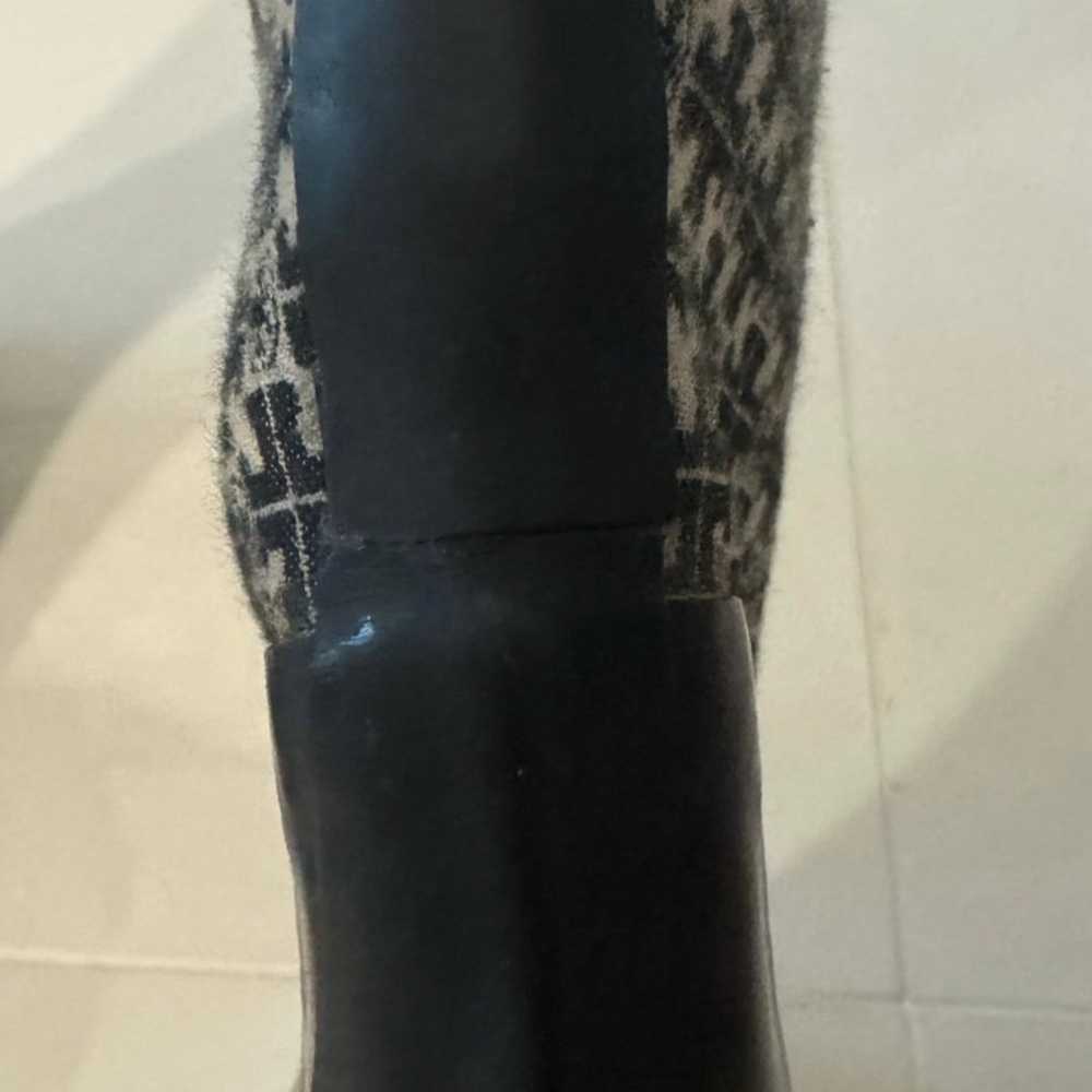 Tori Burch Black & Ivory Rainboots - image 12