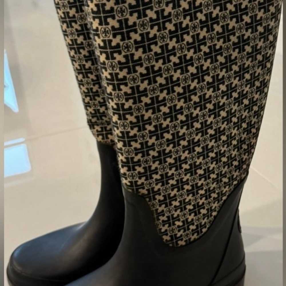 Tori Burch Black & Ivory Rainboots - image 5