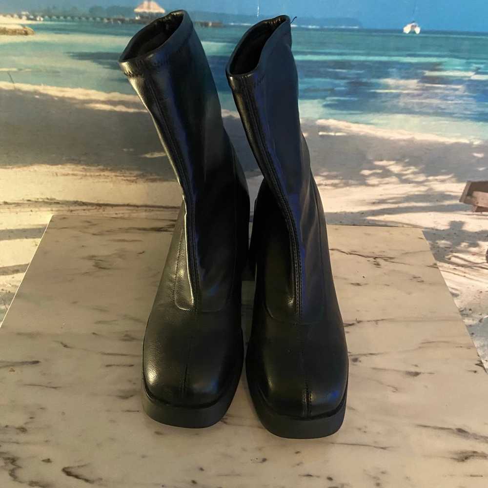 Black Leather Boots – Like New, Stylish & Comfort… - image 3