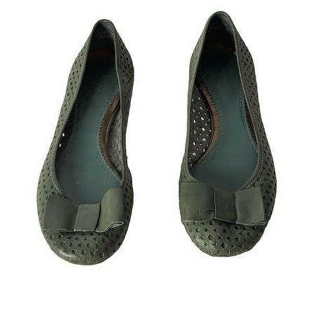 Clarks Artisan Collection Perforated Bow Flats Si… - image 1