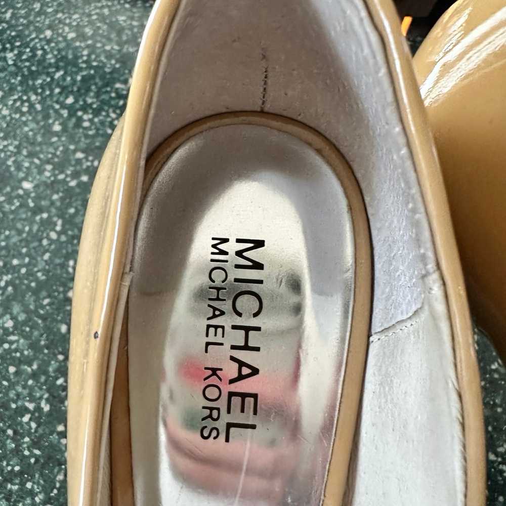 Michael Kors Sz 10 Tan Neutral Heels - image 2