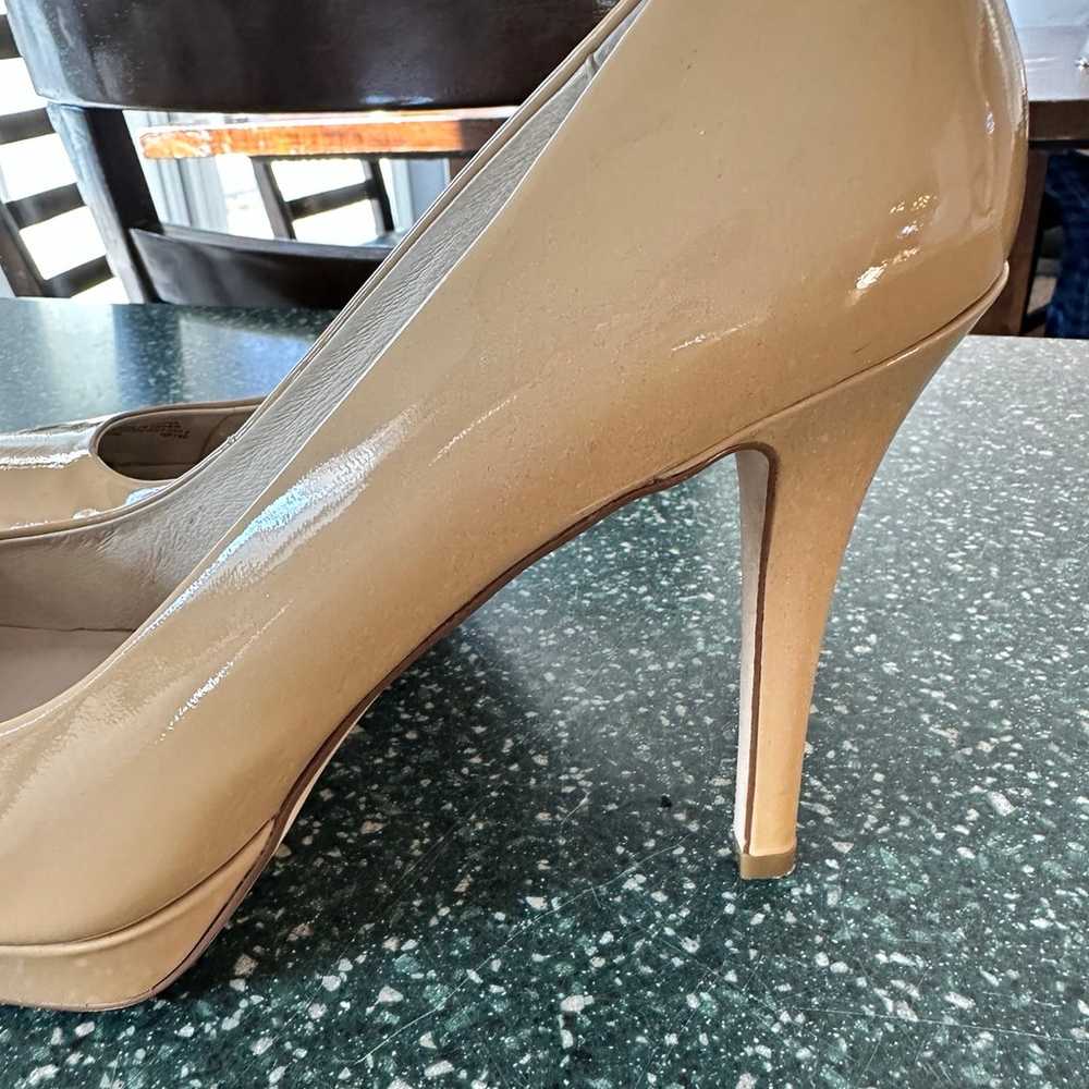 Michael Kors Sz 10 Tan Neutral Heels - image 3