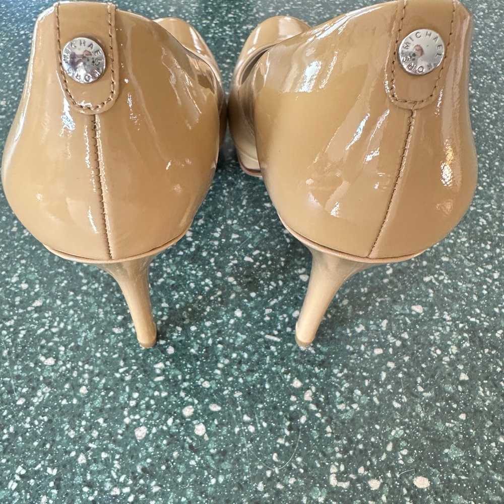 Michael Kors Sz 10 Tan Neutral Heels - image 4