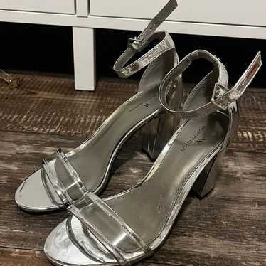 Silver heels - image 1