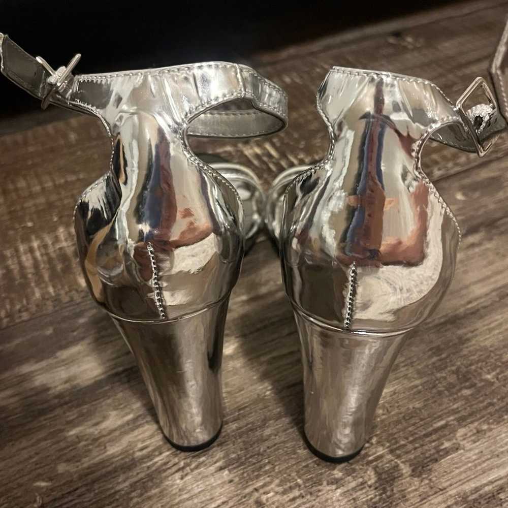 Silver heels - image 4