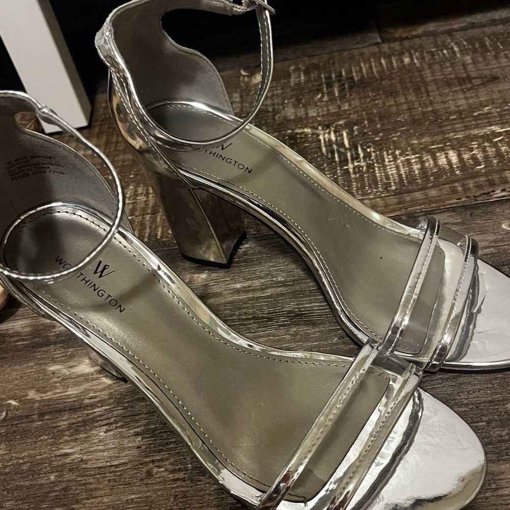 Silver heels - image 5