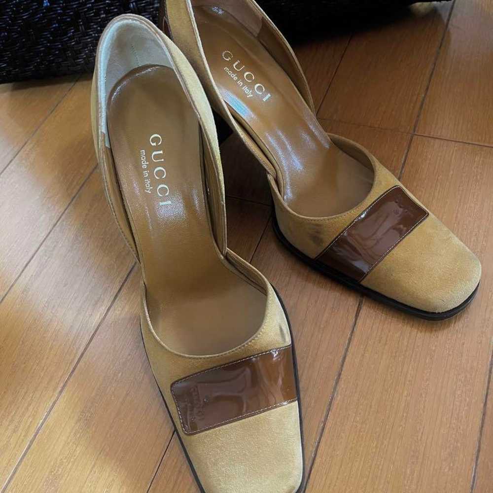 GUCCI* Enamel x Suede Pumps * Beige * Size 36.5C … - image 1