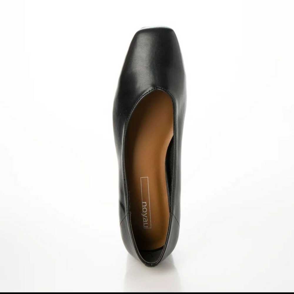 Noyau Square Toe V-Cut Pumps (Black) - image 9