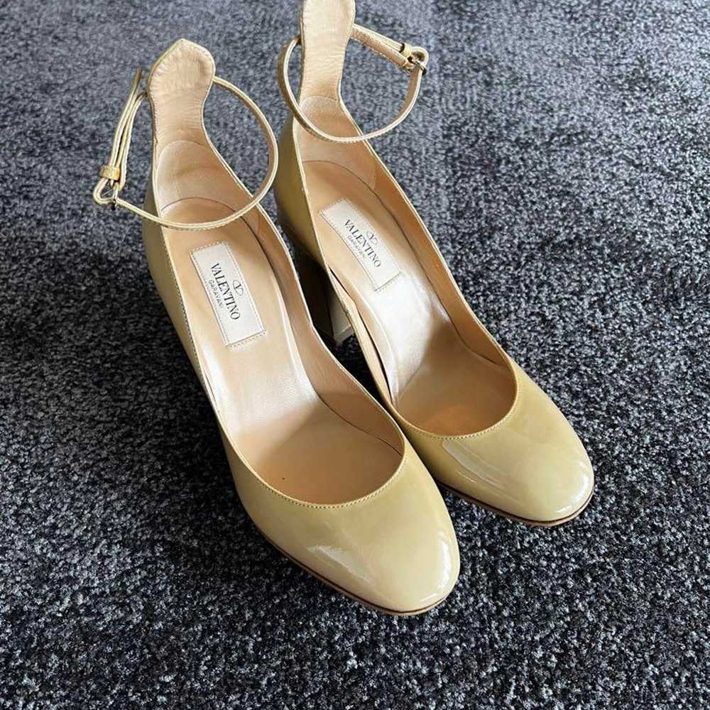 VALENTINO Beige Pumps - image 1