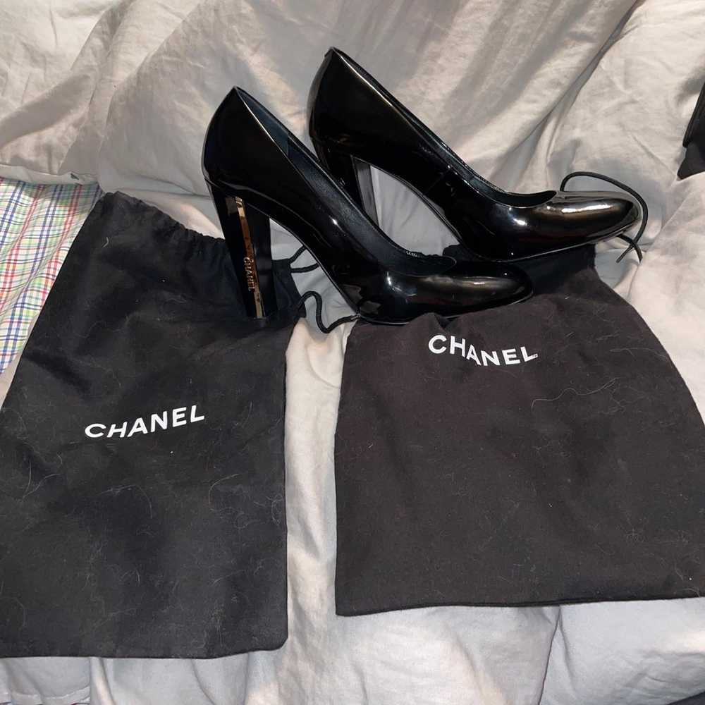 Chanel black leather patent heels with logo size … - image 1