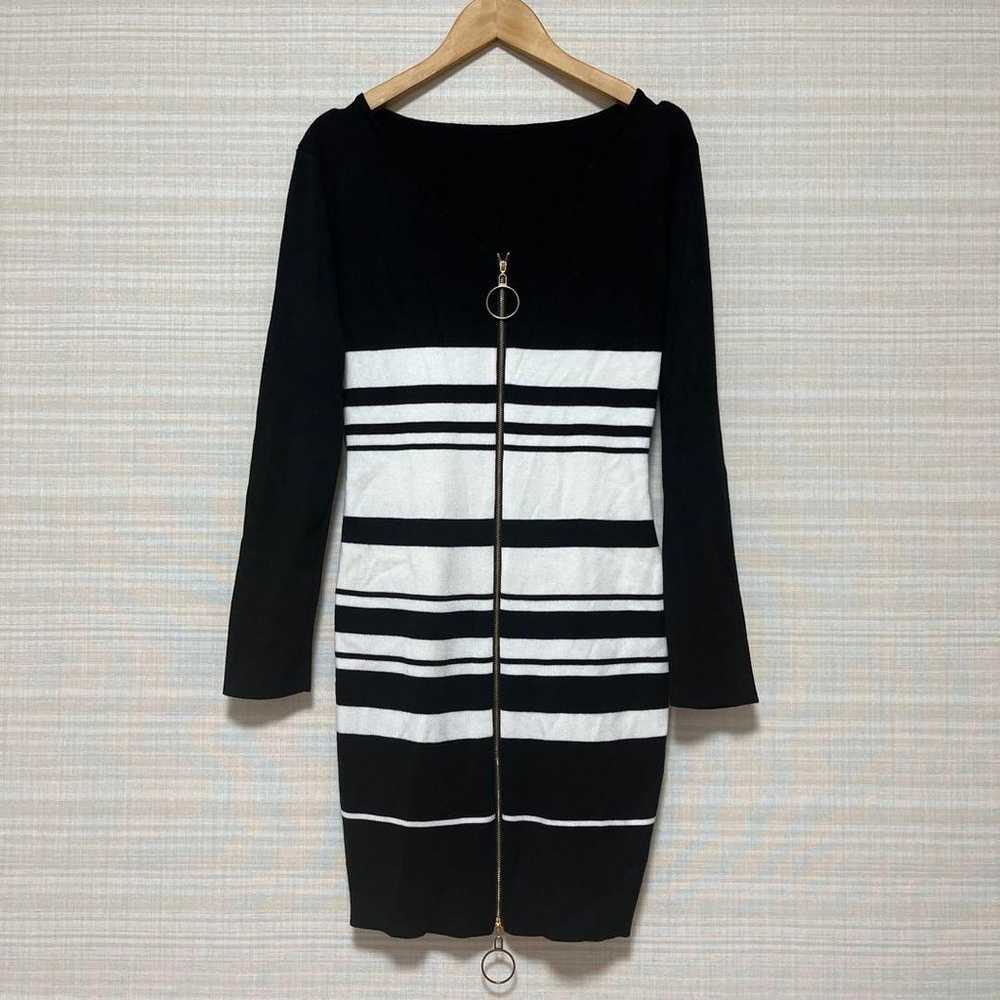 One Piece zipper, monochrome, first come first se… - image 1