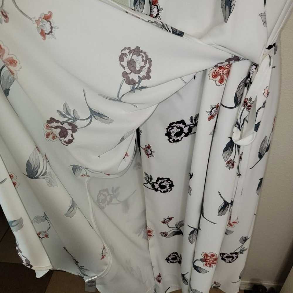 LOFT Outlet white floral wrap dress size Large - image 8