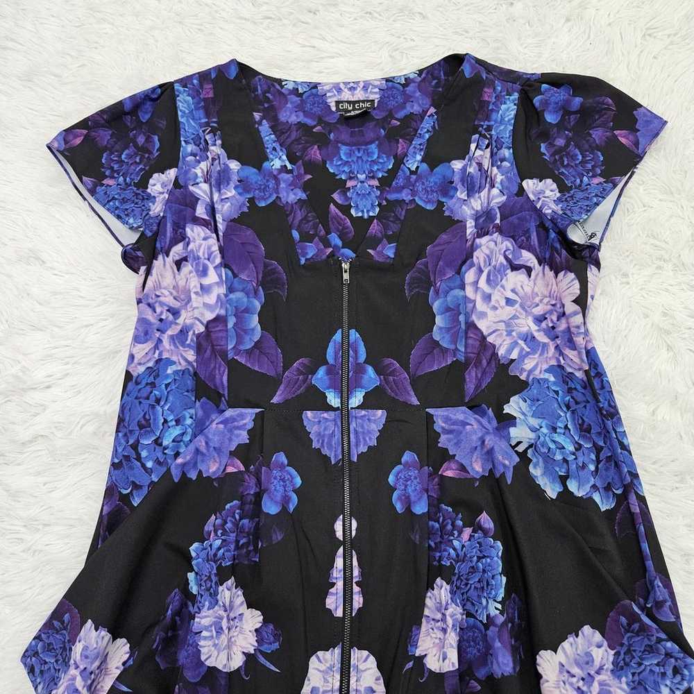 City Chic Women's Purple Hydrangea Floral V-neck … - image 3