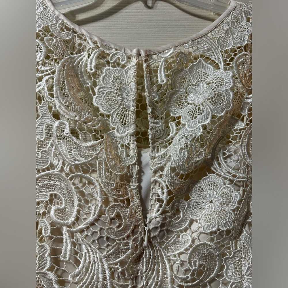 Adrianna Papell champagne embroidered lace sleeve… - image 3