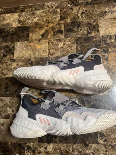 Adidas Trae Young 1