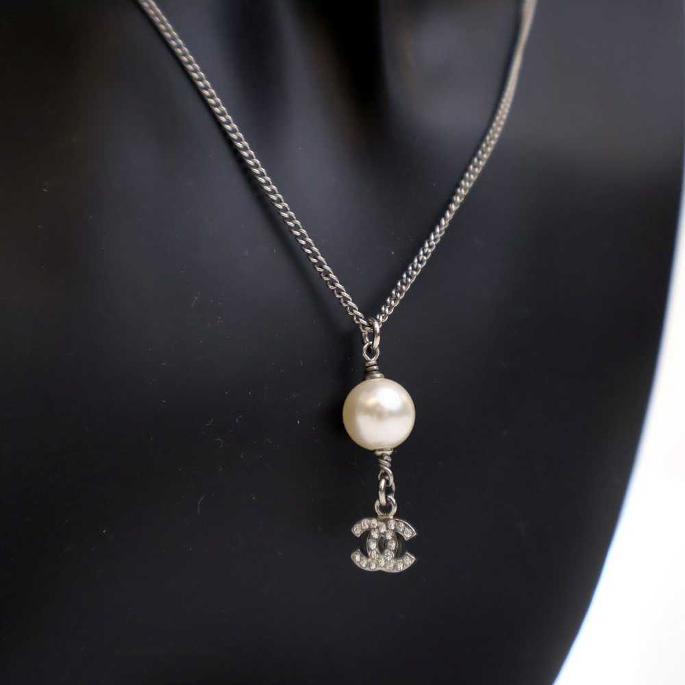 Chanel Chanel Faux Pearl Pendant Necklace - image 4