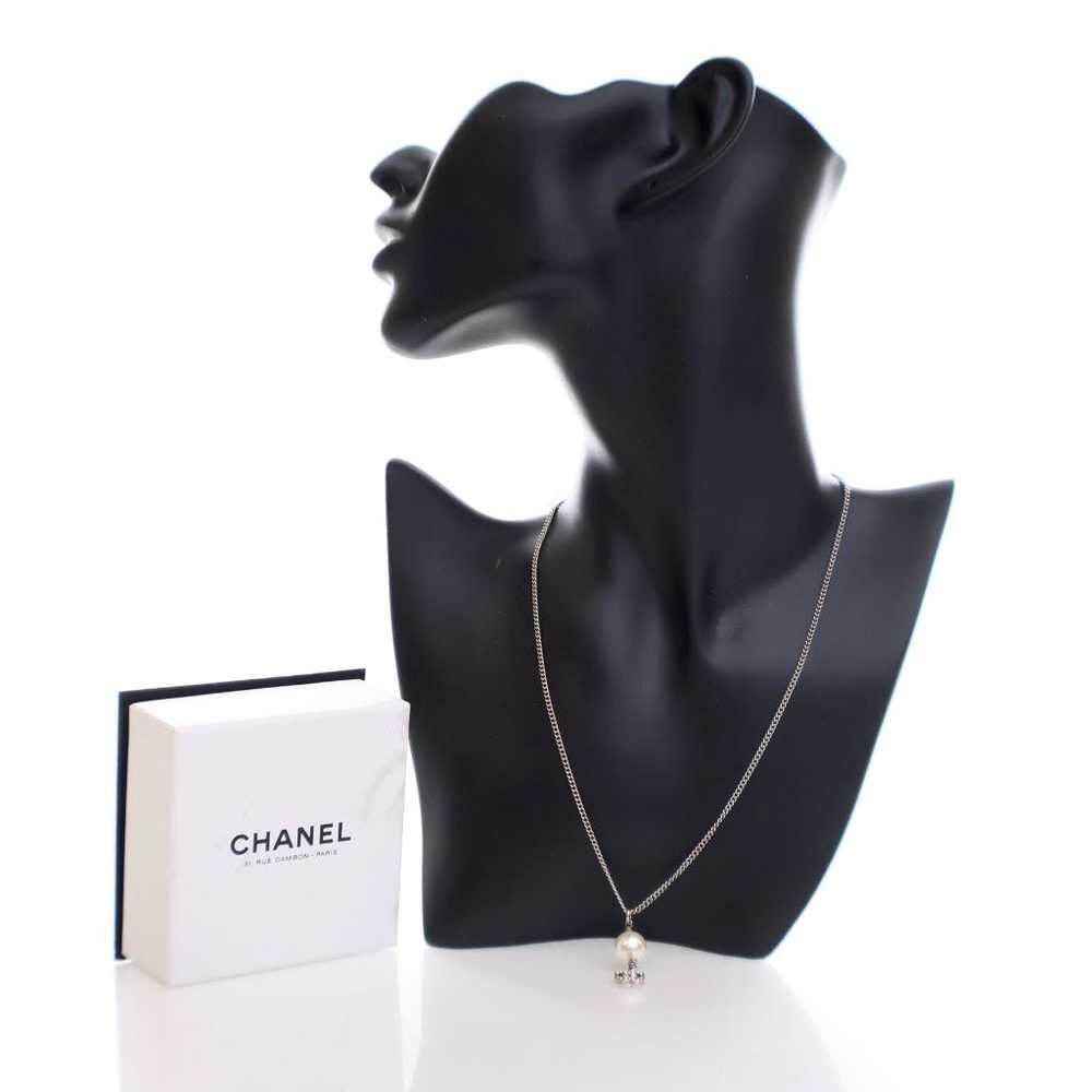 Chanel Chanel Faux Pearl Pendant Necklace - image 9