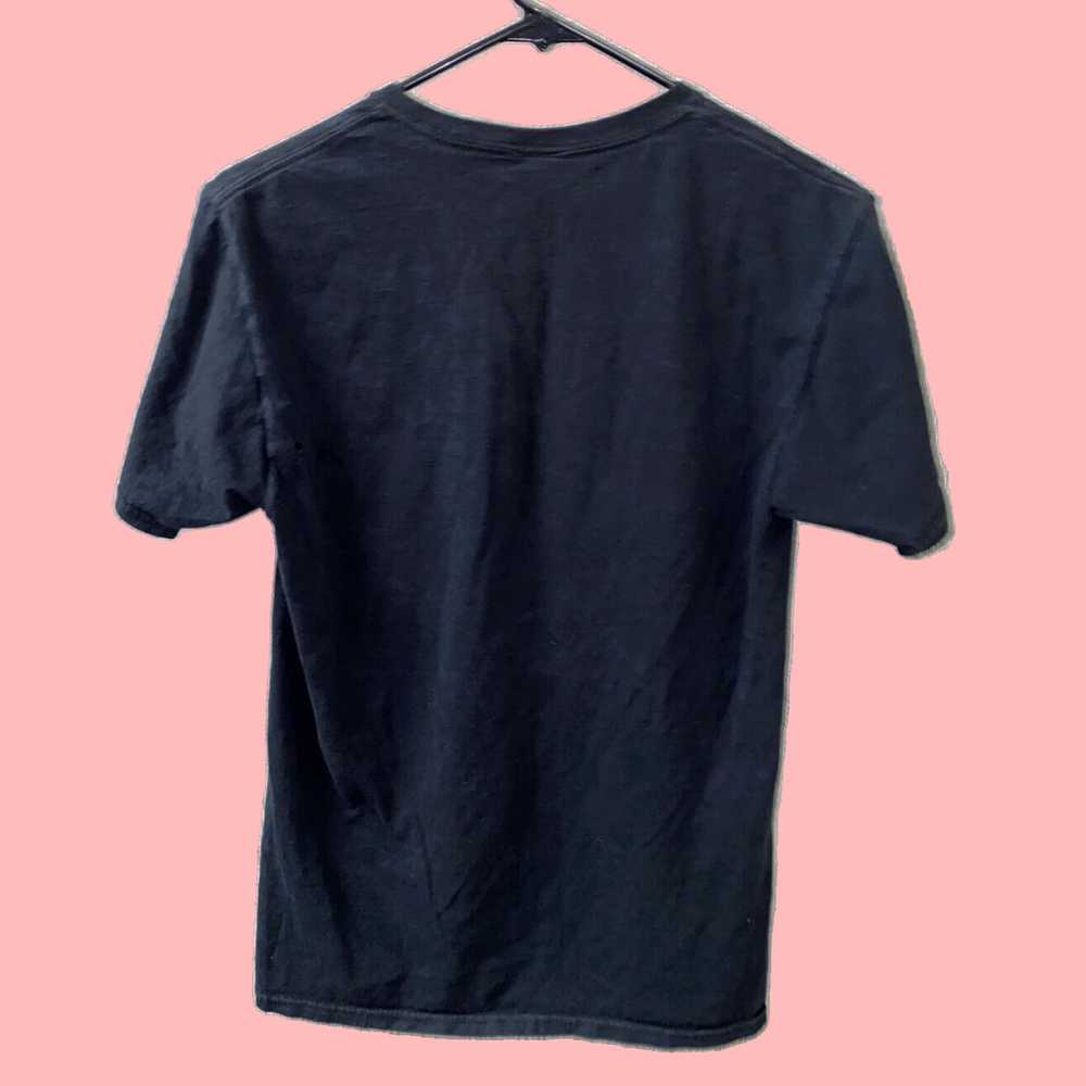 Vintage Authentic Mens Short Sleeve Black Tee Fea… - image 3