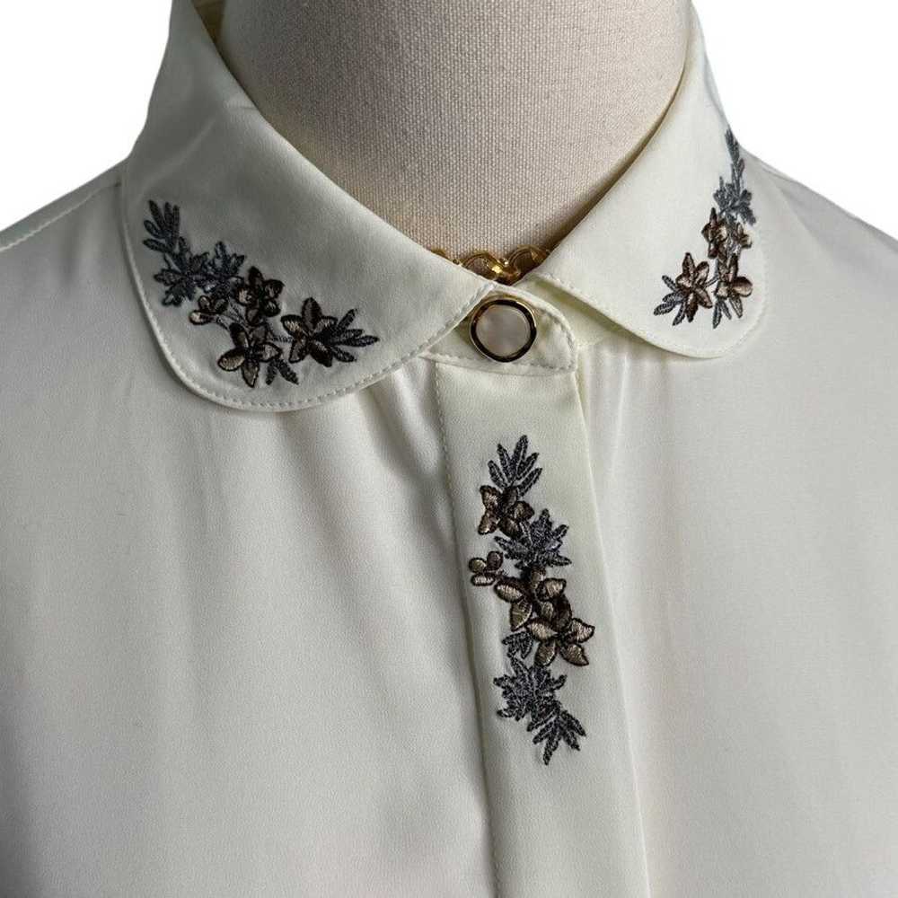 Vintage Vintage floral leaf embroidered Peter Pan… - image 2