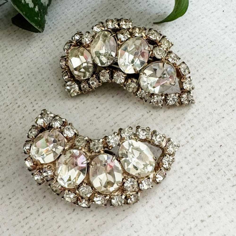 Vintage Vintage 50s 60s prong set rhinestone earr… - image 1