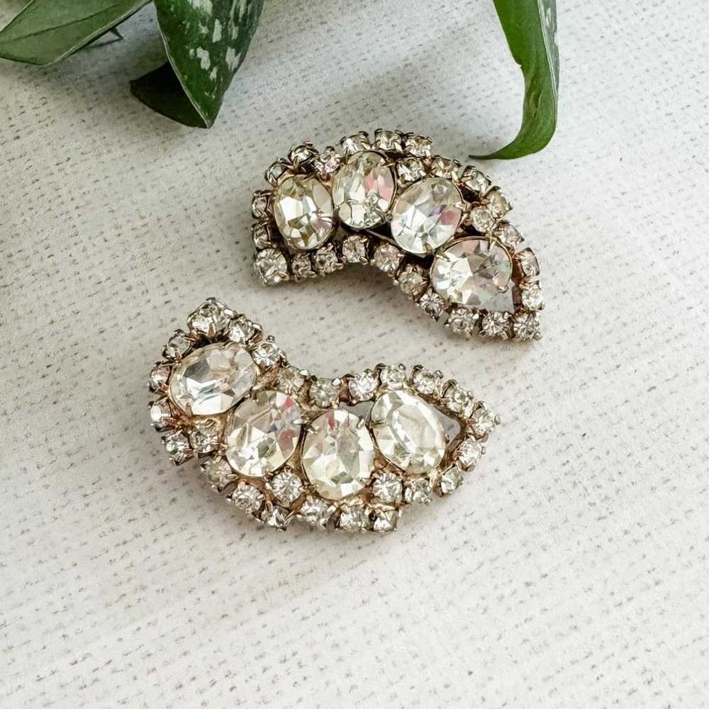 Vintage Vintage 50s 60s prong set rhinestone earr… - image 9