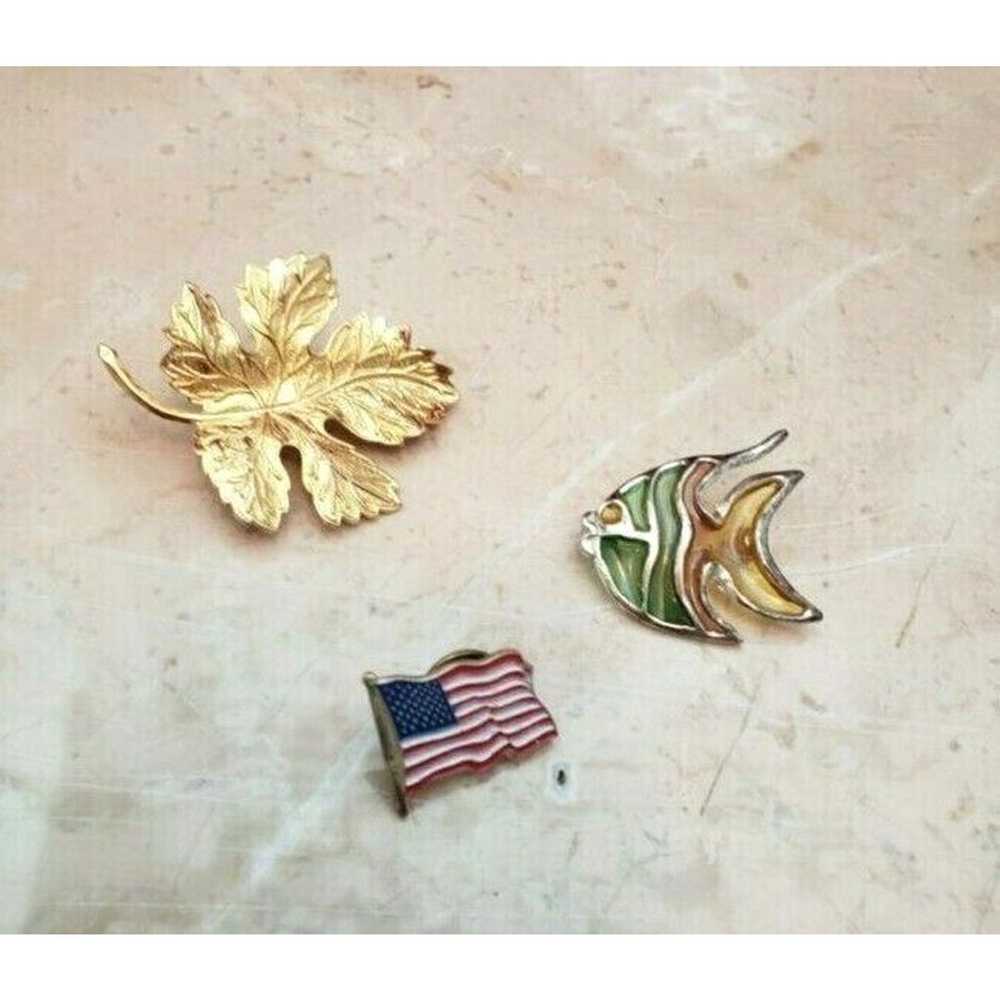 Vintage Brooches Set of 3 Pins / Brooches / Badge… - image 1