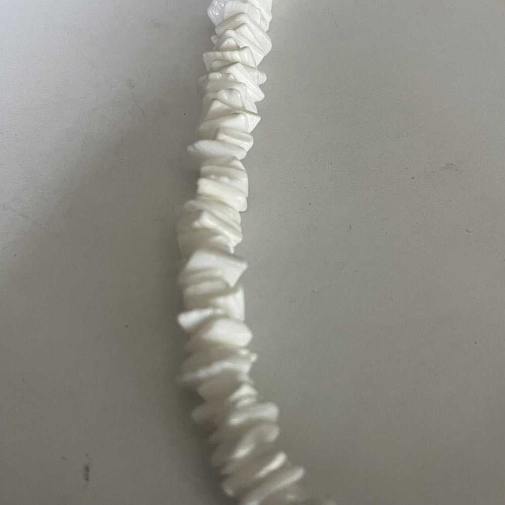 White Hawaiian 17" Chipped Puka Sea Shell Necklac… - image 3