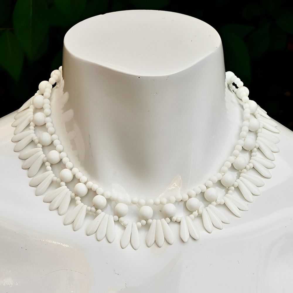 Art Deco Style White Milk Glass Drop Fringe Neckl… - image 3