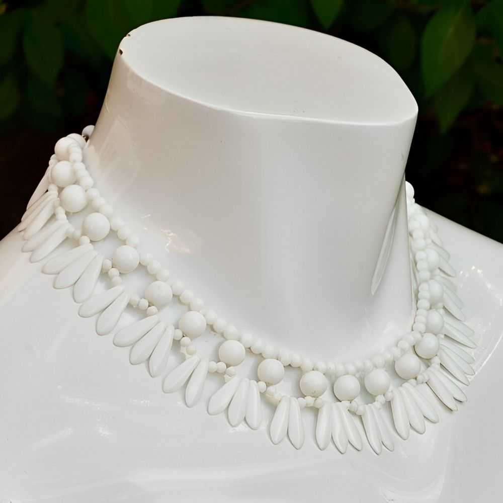 Art Deco Style White Milk Glass Drop Fringe Neckl… - image 4