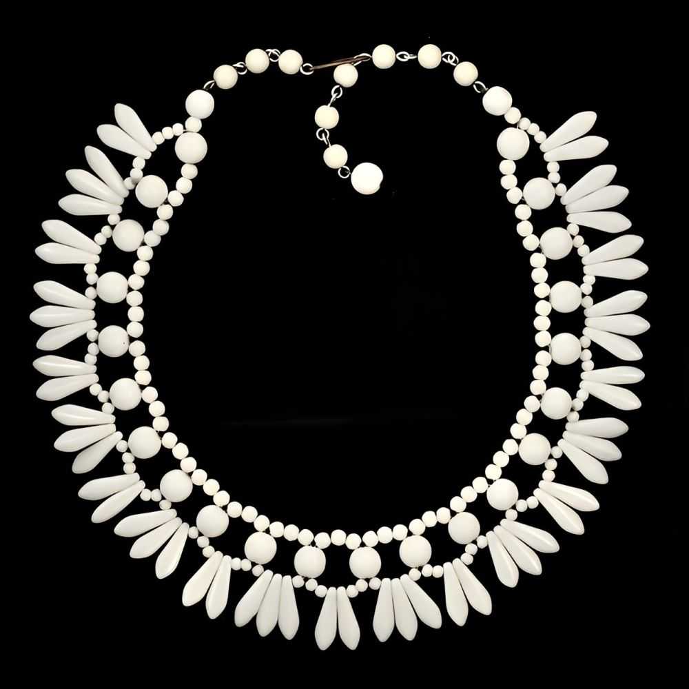 Art Deco Style White Milk Glass Drop Fringe Neckl… - image 5