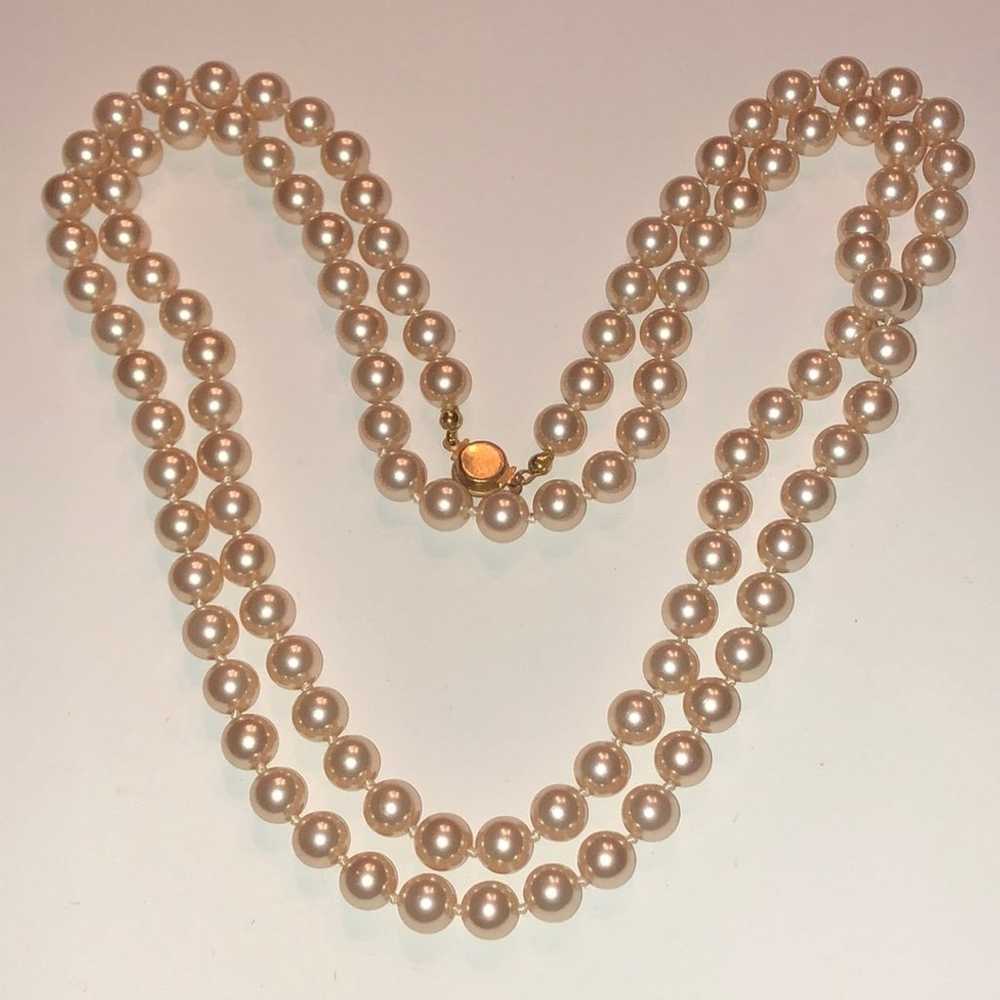 42” Long Vintage Pale Pink Faux Pearl Classic Sin… - image 2