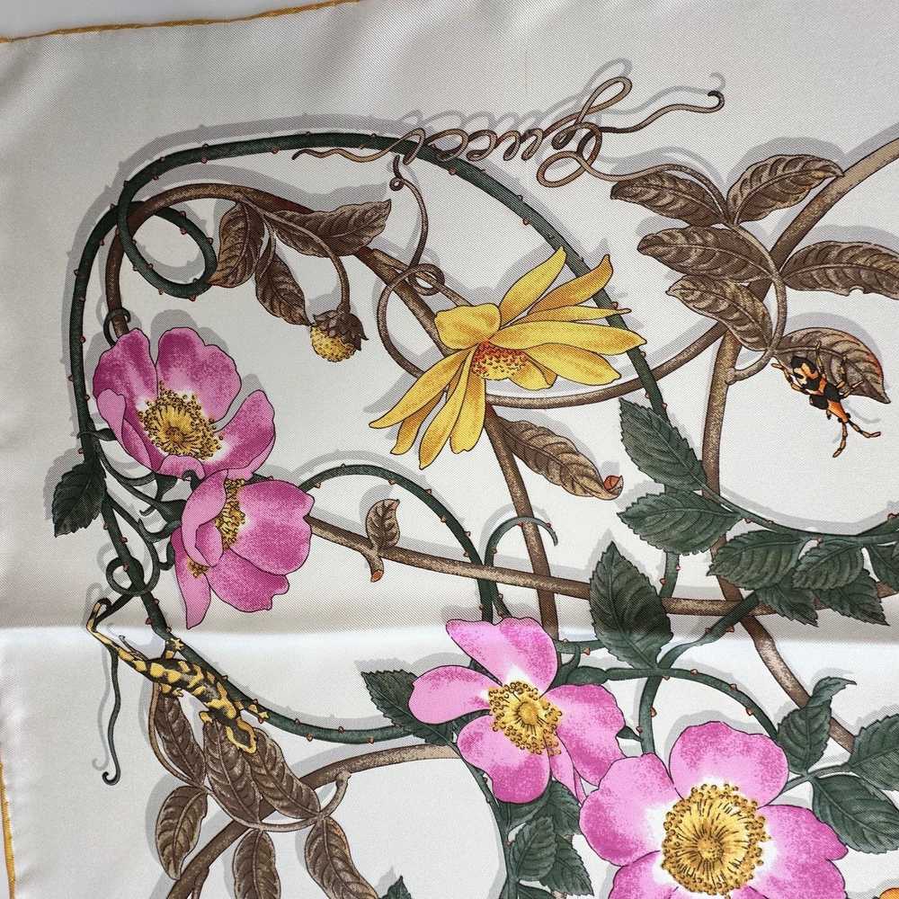 Product Details Gucci Cream Floral Silk Scarf 90x… - image 3