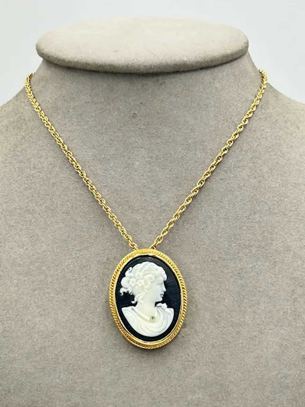 Vintage Lady Cameo Pin Brooch Necklace Pendant Go… - image 2