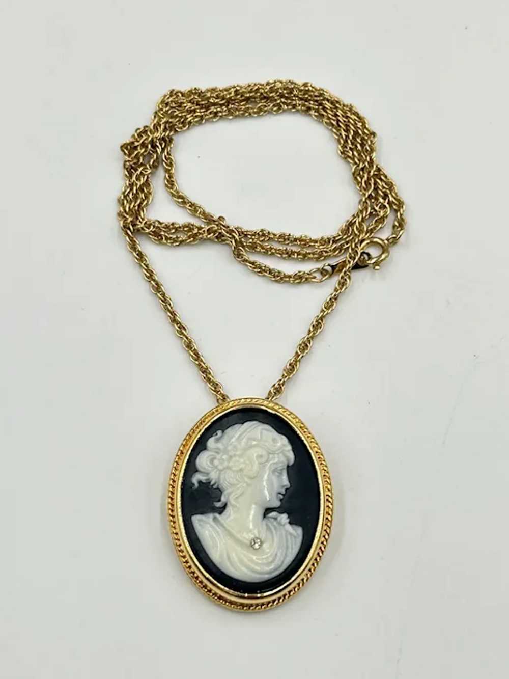 Vintage Lady Cameo Pin Brooch Necklace Pendant Go… - image 3