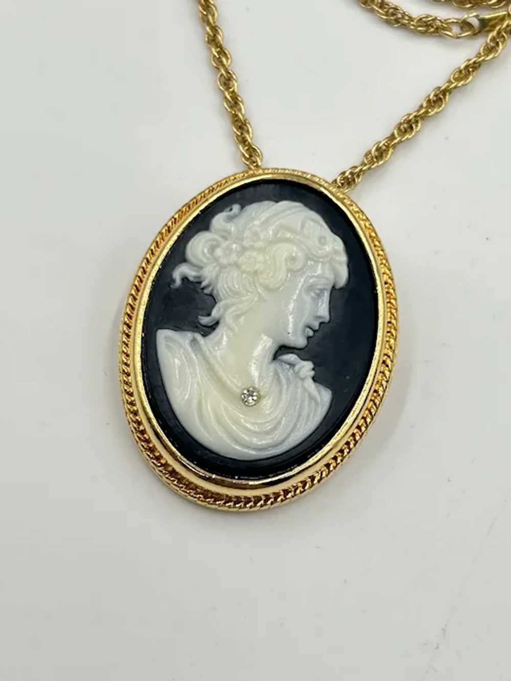 Vintage Lady Cameo Pin Brooch Necklace Pendant Go… - image 5