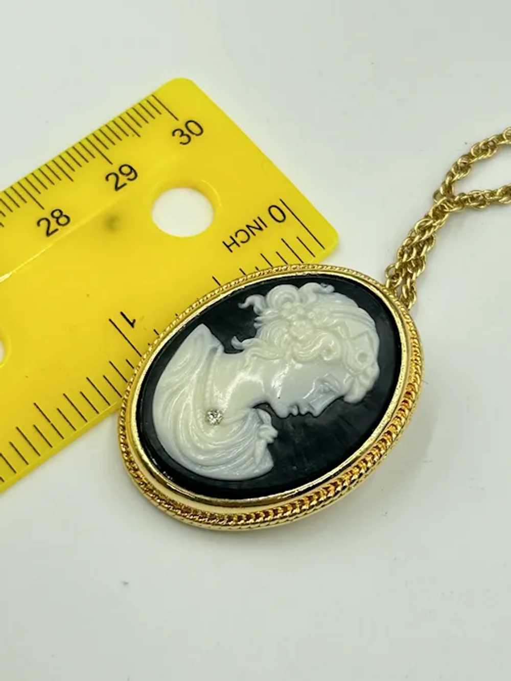 Vintage Lady Cameo Pin Brooch Necklace Pendant Go… - image 9