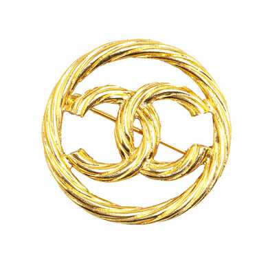 Gold Chanel CC Brooch - image 1