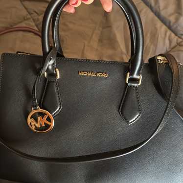 Michael Kors Sheila tote in Medium